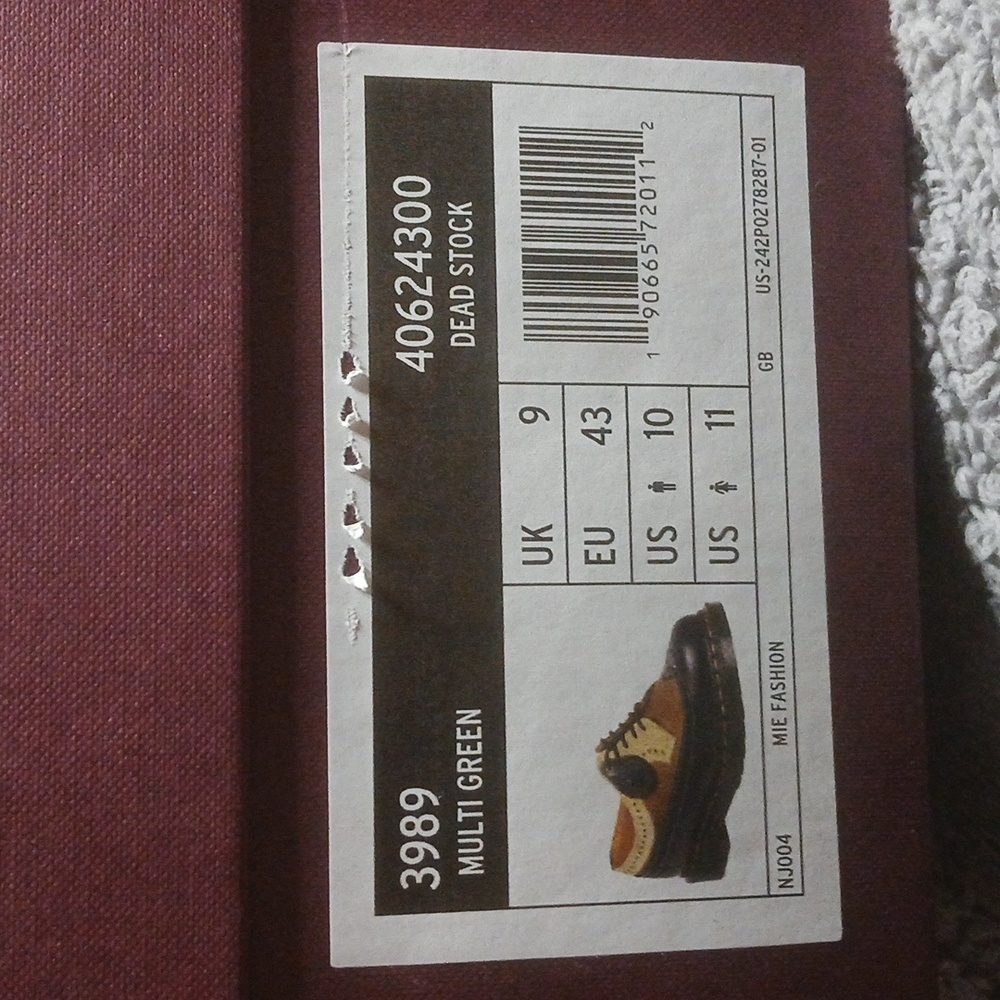 Dr. Martens Men's Two-Tone Dead Stock Wingtips - Picture 4 of 8
